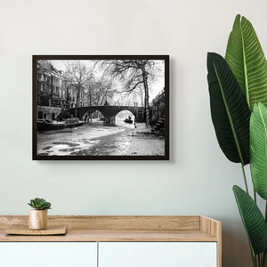 Weesbrug in de winter | Utrecht | ca. 1950 — ingelijste poster aan de muur