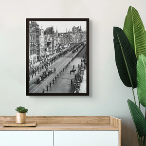 Historische foto poster: Koninklijk bezoek op de Damrak, Amsterdam (1955)