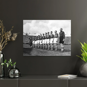Het Nederlands elftal | Olympisch Stadion | 1937 — aan de muur