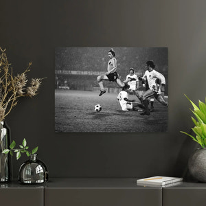 Johan Cruijff | Nederland-Italië | 1974 — aan de muur