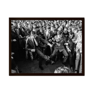 Johan Cruijff opent een verfwinkel | Amsterdam | 1967 — ingelijste poster