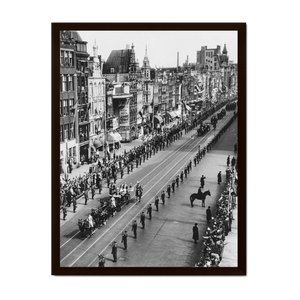 Historische foto poster: Koninklijk bezoek op de Damrak, Amsterdam (1955)